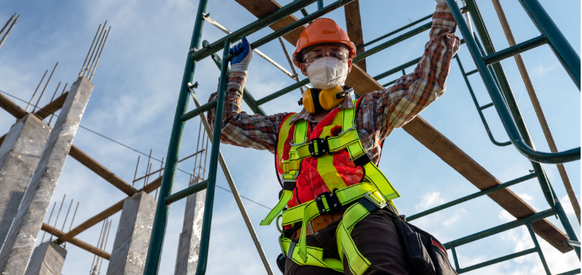 Inspección del Arnés de Cuerpo Completo ANSI/ASSP Z359.11-2021